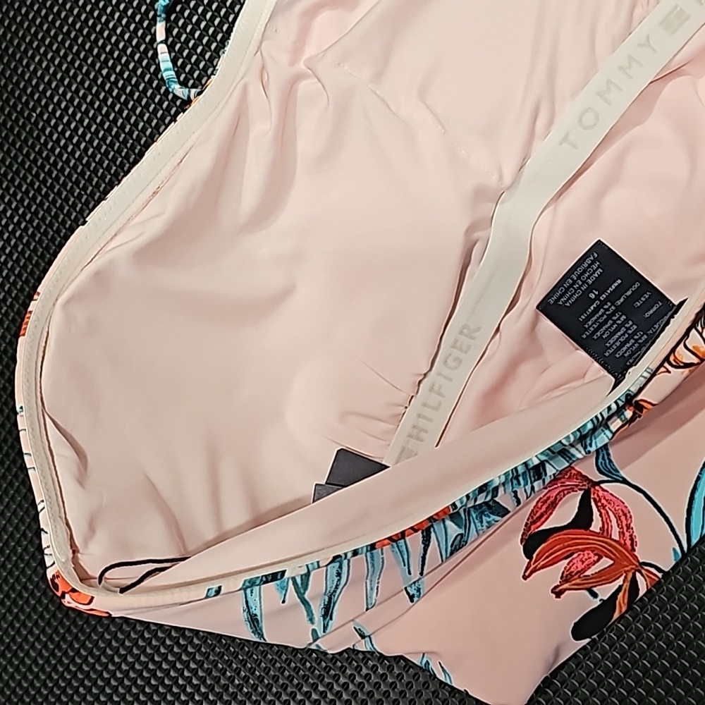 Tommy Hilfiger One-piece Floral Swimsuit - Picture 16 of 16